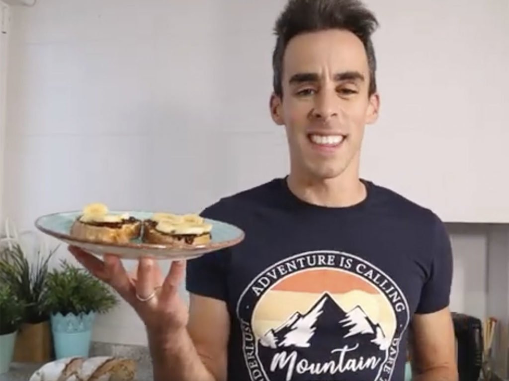 Tostadas con huevo y crema de cacao